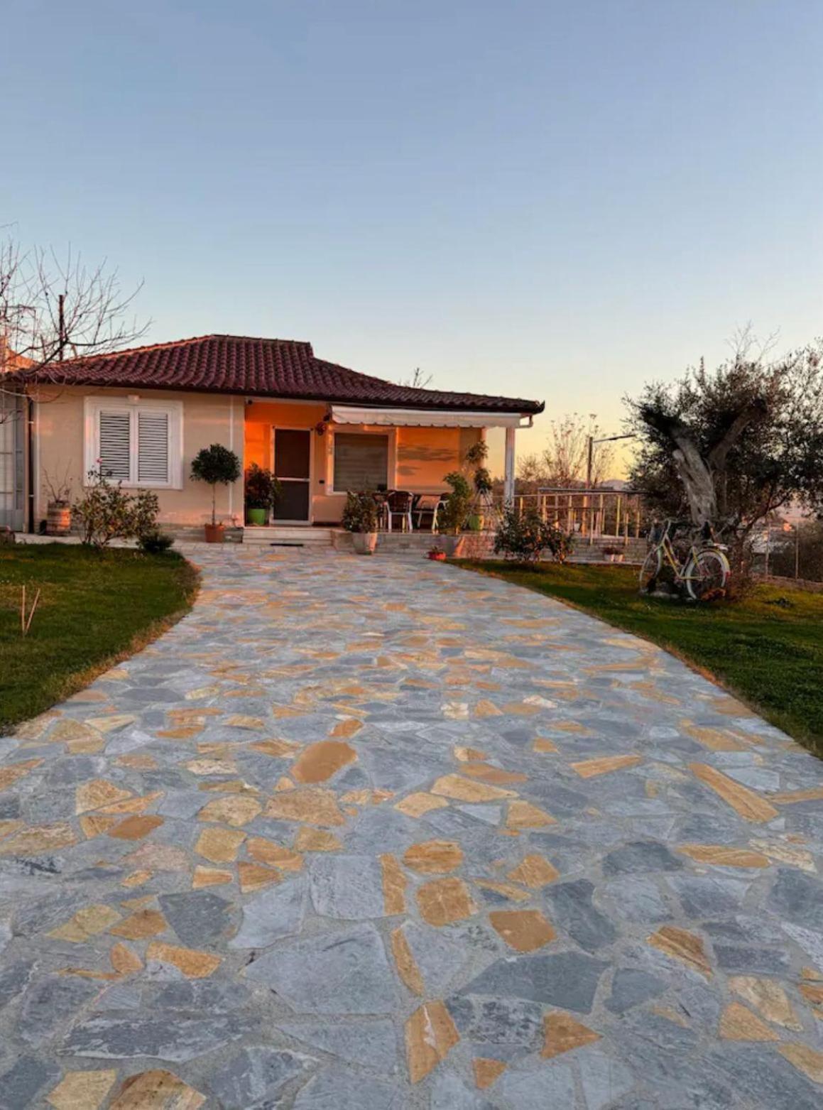 Villa Nikol Tiranë Luaran gambar